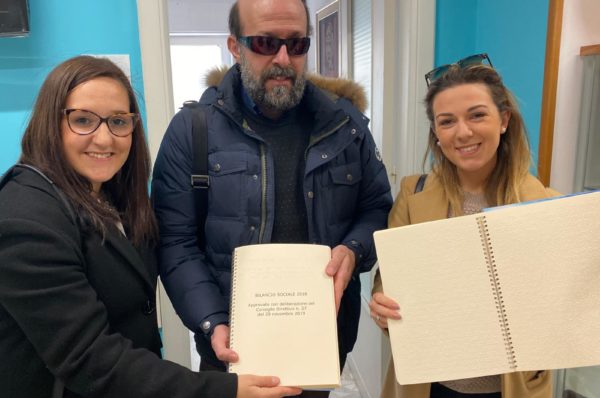 Bilancio sociale dell’Ac Bari Bat in Braille e Lis: “Il nostro messaggio sulla sicurezza stradale vogliamo portarlo a tutti”