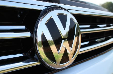 Mobilità, Volkswagen pianifica il lancio di un’auto elettrica economica