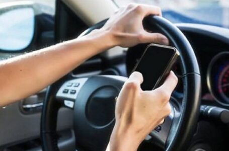 Estate sicura, oltre 60mila multe per infrazioni al codice della strada: 1.098 per uso del telefonino alla guida