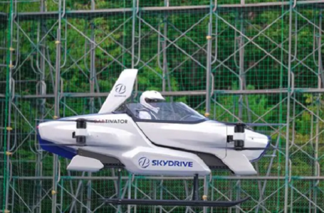 Ecco la prima auto volante: il test in Giappone