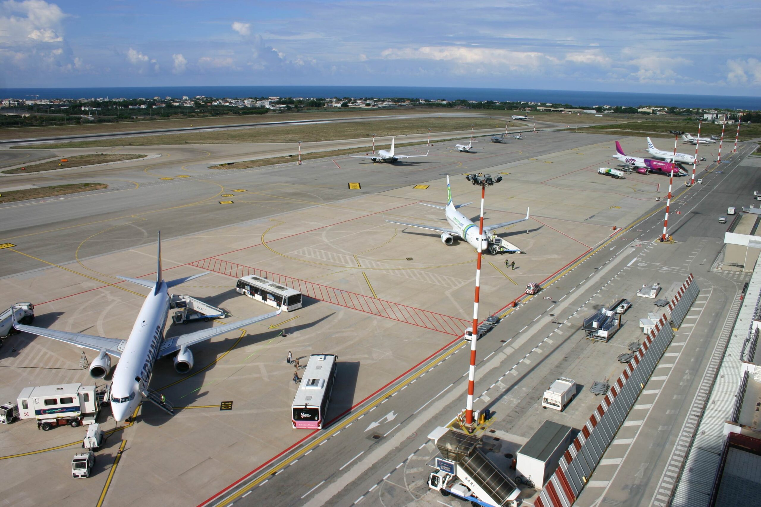 Aeroporto di Bari, la Giunta regionale conferma per il 2021 il collegamento automobilistico con il Gargano