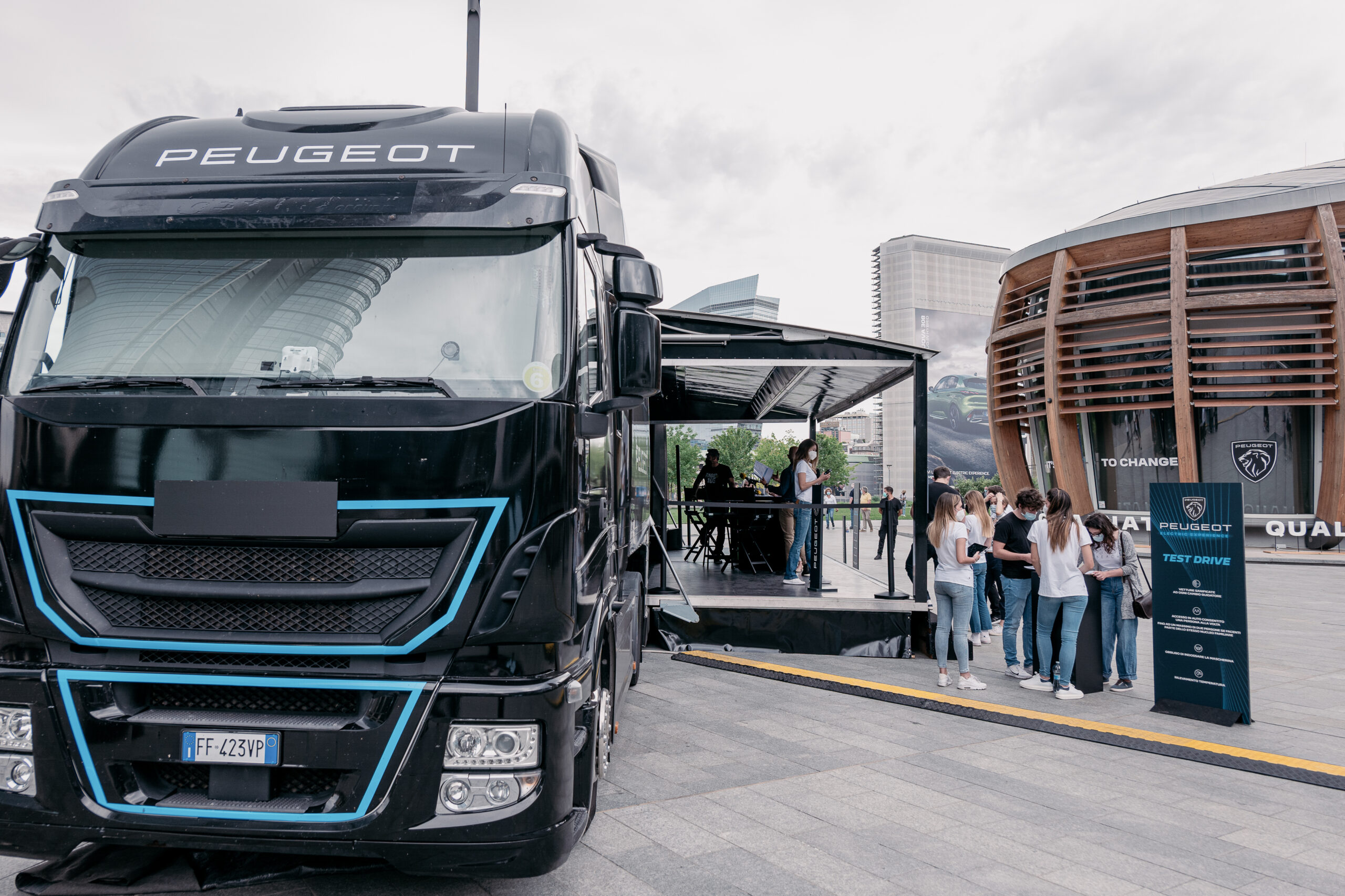 Roadshow della Peugeot per presentare la nuova 308 e la “Electric Experience”: tappa anche a Bari