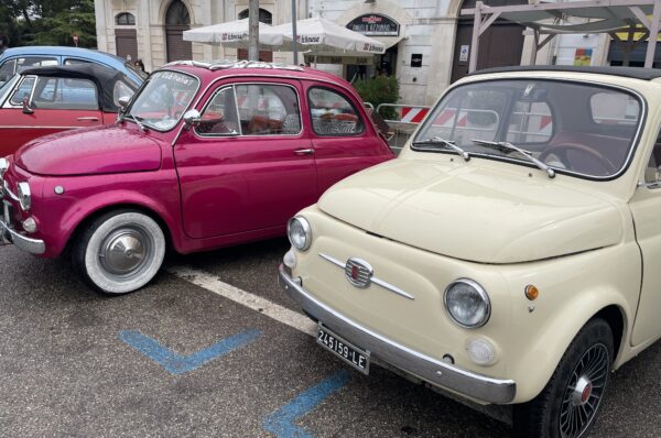 Auto d’epoca e borghi antichi: “Ruote nella Storia” fa tappa a Putignano. Ranieri: “Celebriamo l’identità del territorio”