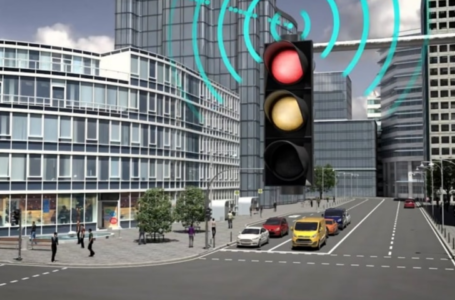 Ford sperimenta una tecnologia per “semafori intelligenti”: diventano verdi al passaggio dei mezzi di emergenza