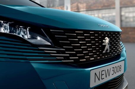 Peugeot amplia la gamma di 3008: ecco la nuova versione con  plug-in hybrid