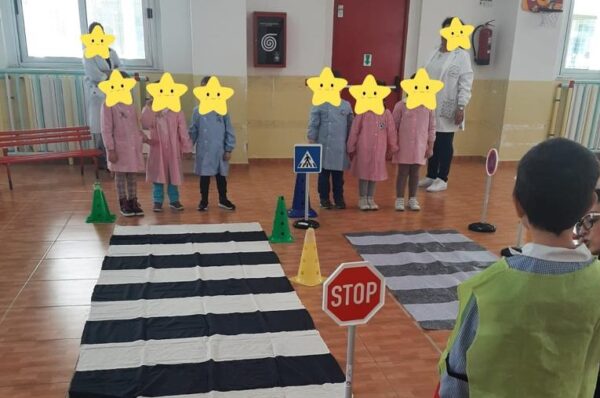 Educazione stradale con Aci nelle scuole, a Cellamare si impara a camminare “A passo sicuro”