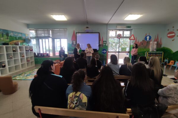 Educazione stradale con Aci nelle scuole, a Catino genitori e alunni a lezione: “Momento importante”