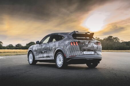 Un brivido elettrico ispirato al mondo del rally: nuova Ford Mustang Mach-E Rally