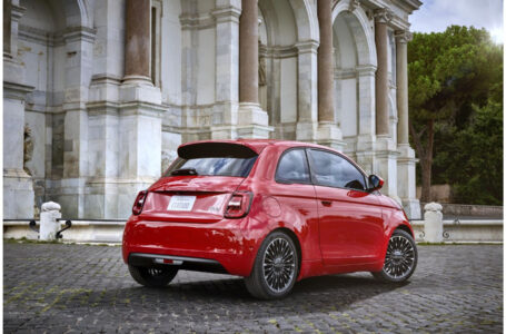 Fiat elettrizza il Nord America con la sua missione di mobilità sostenibile.