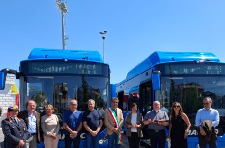 Mobilità sostenibile, aumenta la flotta di bus a metano in Puglia: tre nuovi bus ad Altamura